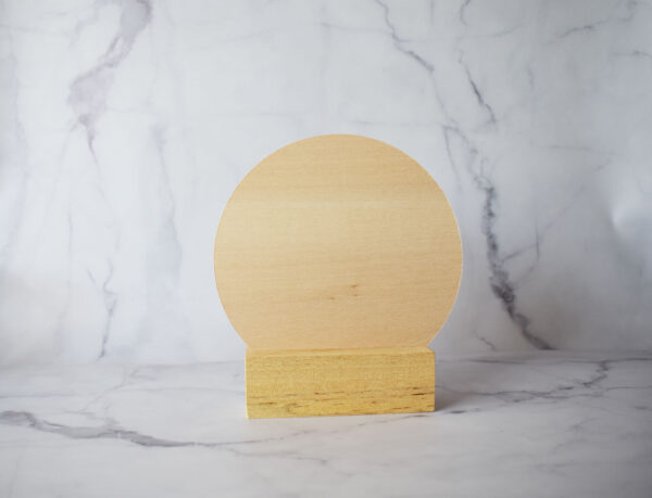 numéro de table rond en bois